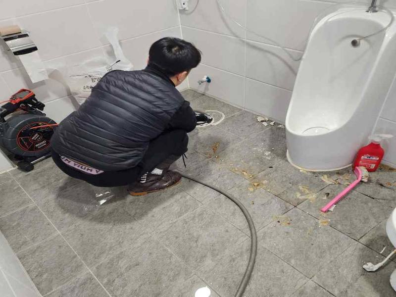 동작구 소변기막힘 작업사례 1